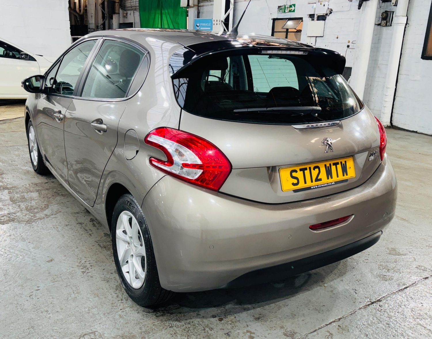 Used Peugeot 208 2012 for sale - 76714281: Photo 7