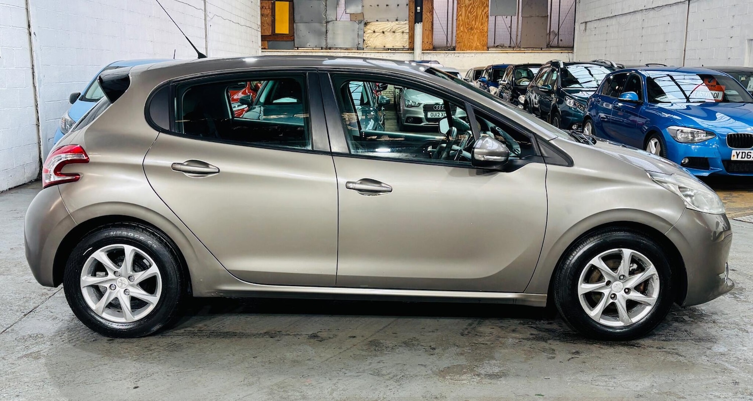 Used Peugeot 208 2012 for sale - 76714281: Photo 8