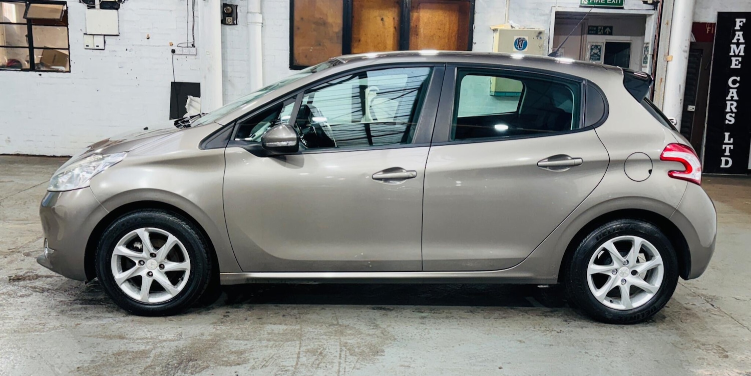 Used Peugeot 208 2012 for sale - 76714281: Photo 9