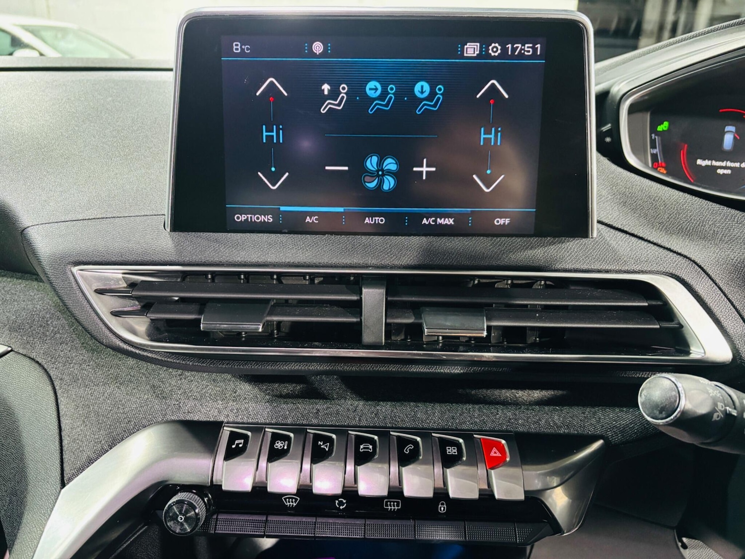 Used Peugeot 3008 2018 for sale - 77358949: Photo 22