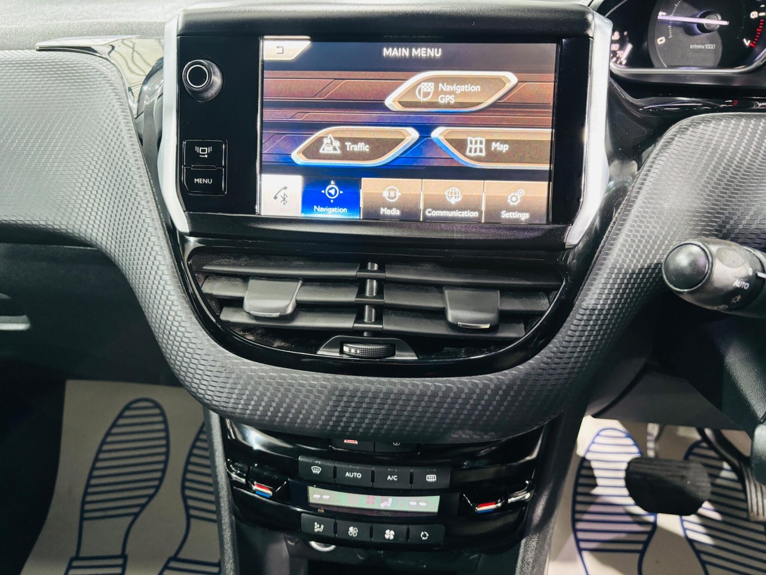 Used Peugeot 2008 2014 for sale - 76667522: Photo 22