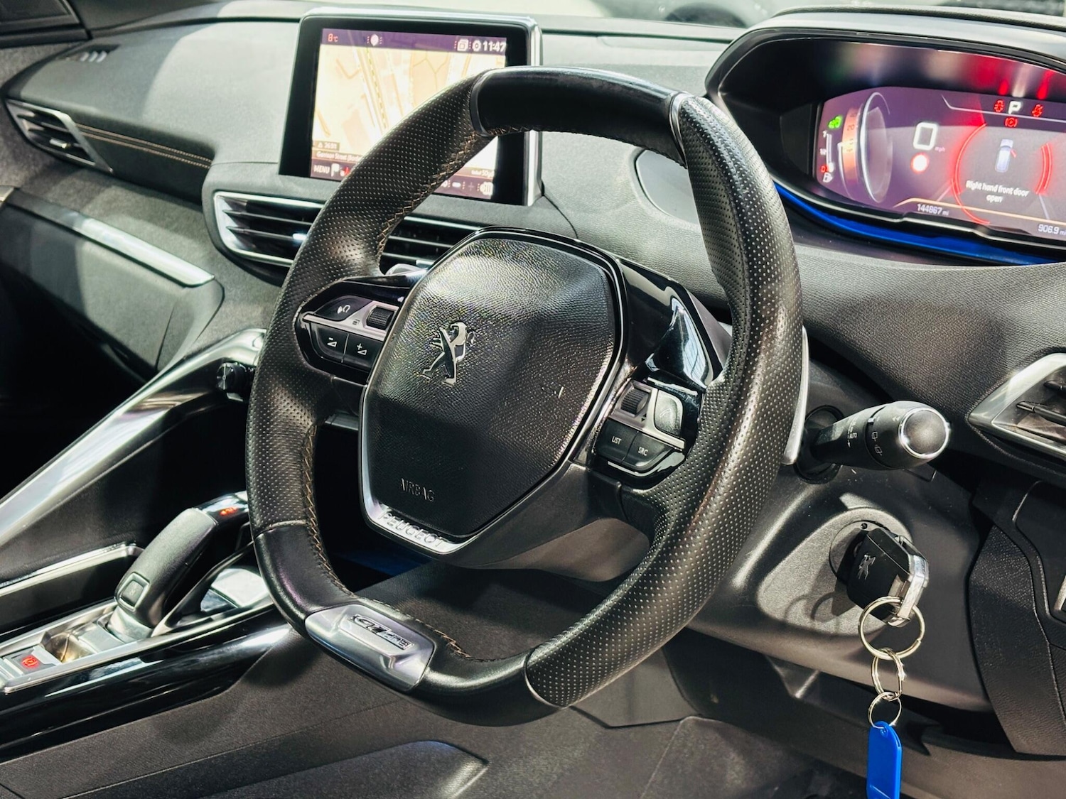 Used Peugeot 3008 2017 for sale - 77016078: Photo 11