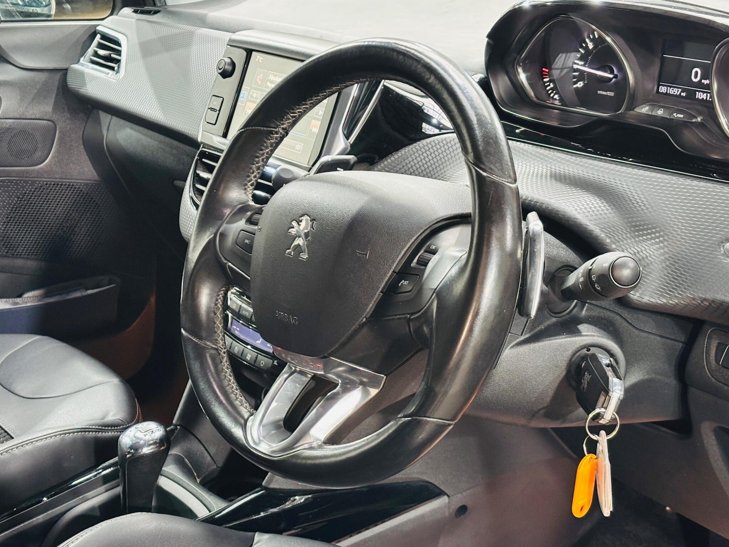 Used Peugeot 2008 2015 for sale - 77559874: Photo 11