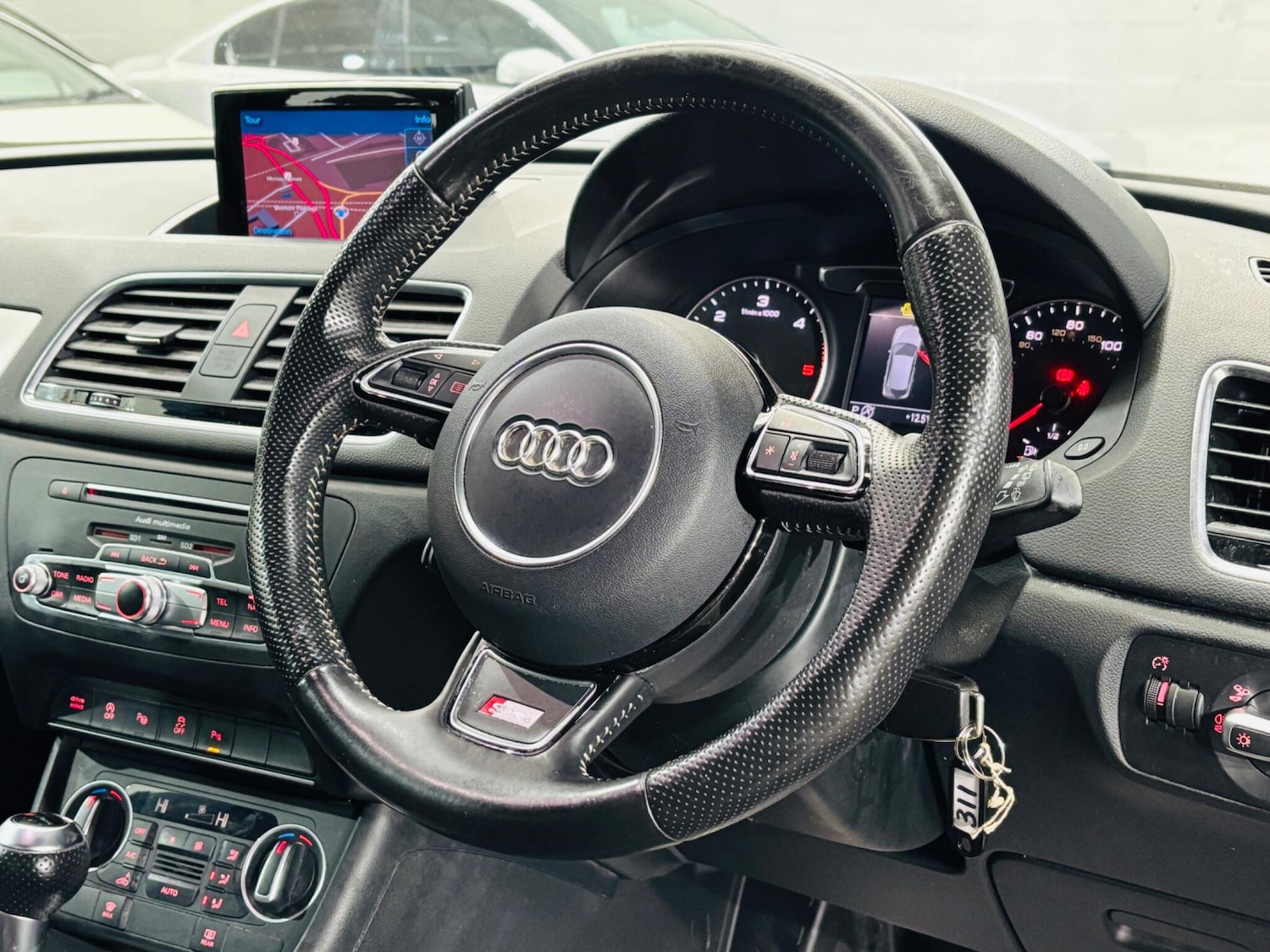 Used Audi Q3 2015 for sale - 76995606: Photo 11