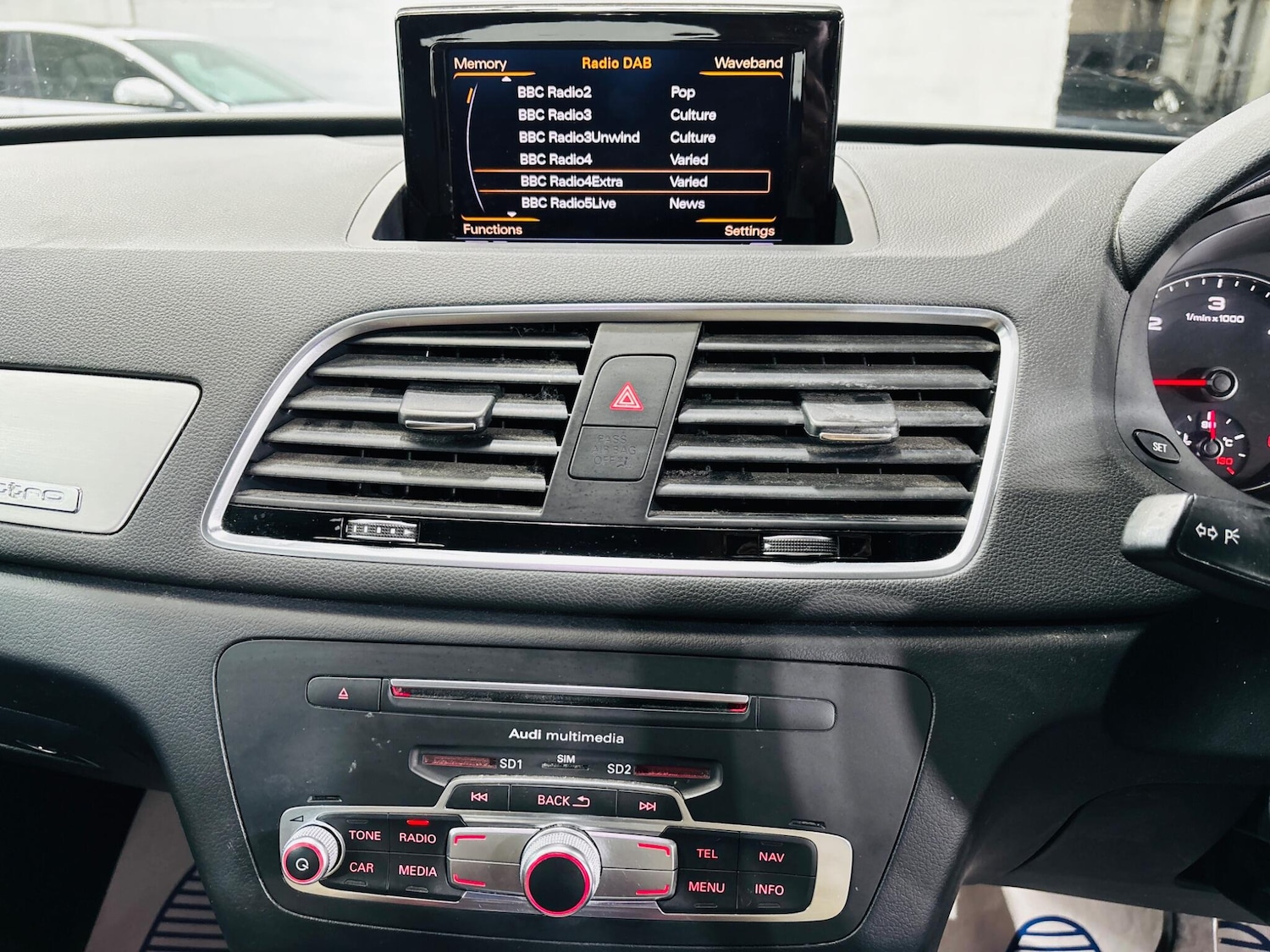 Used Audi Q3 2015 for sale - 76995606: Photo 24