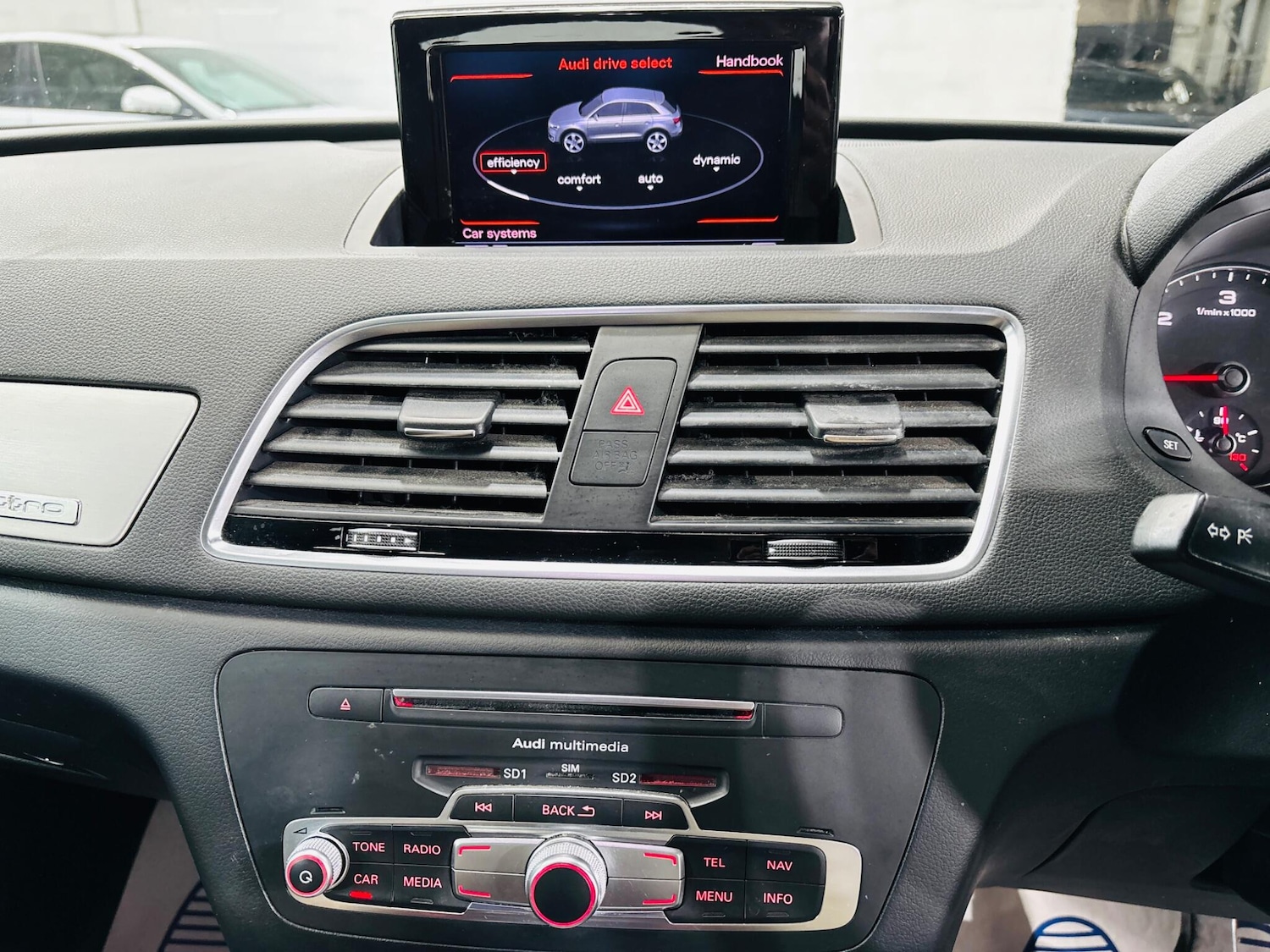 Used Audi Q3 2015 for sale - 76995606: Photo 25