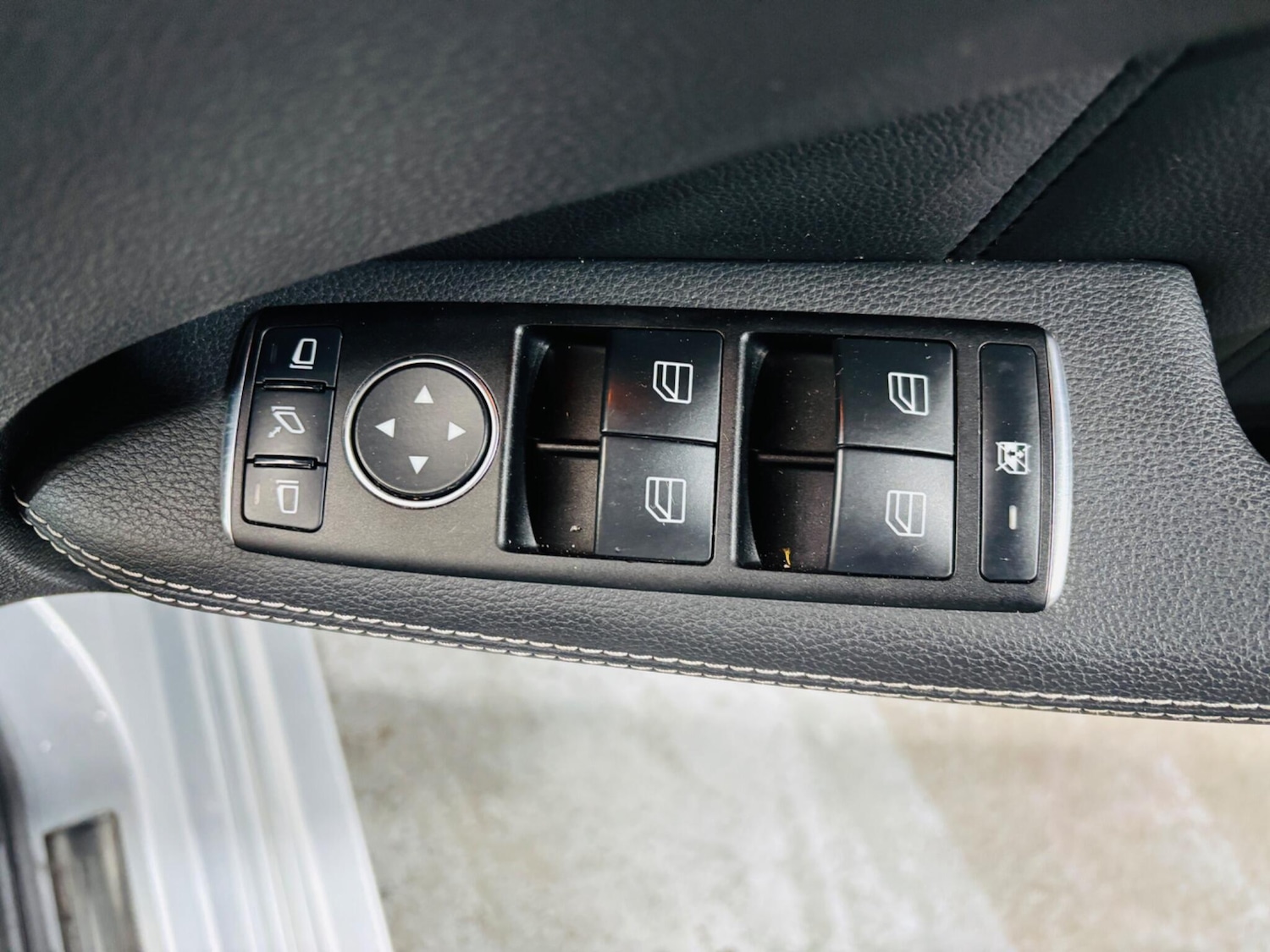 Used Mercedes-Benz E Class 2012 for sale - 78184554: Photo 17