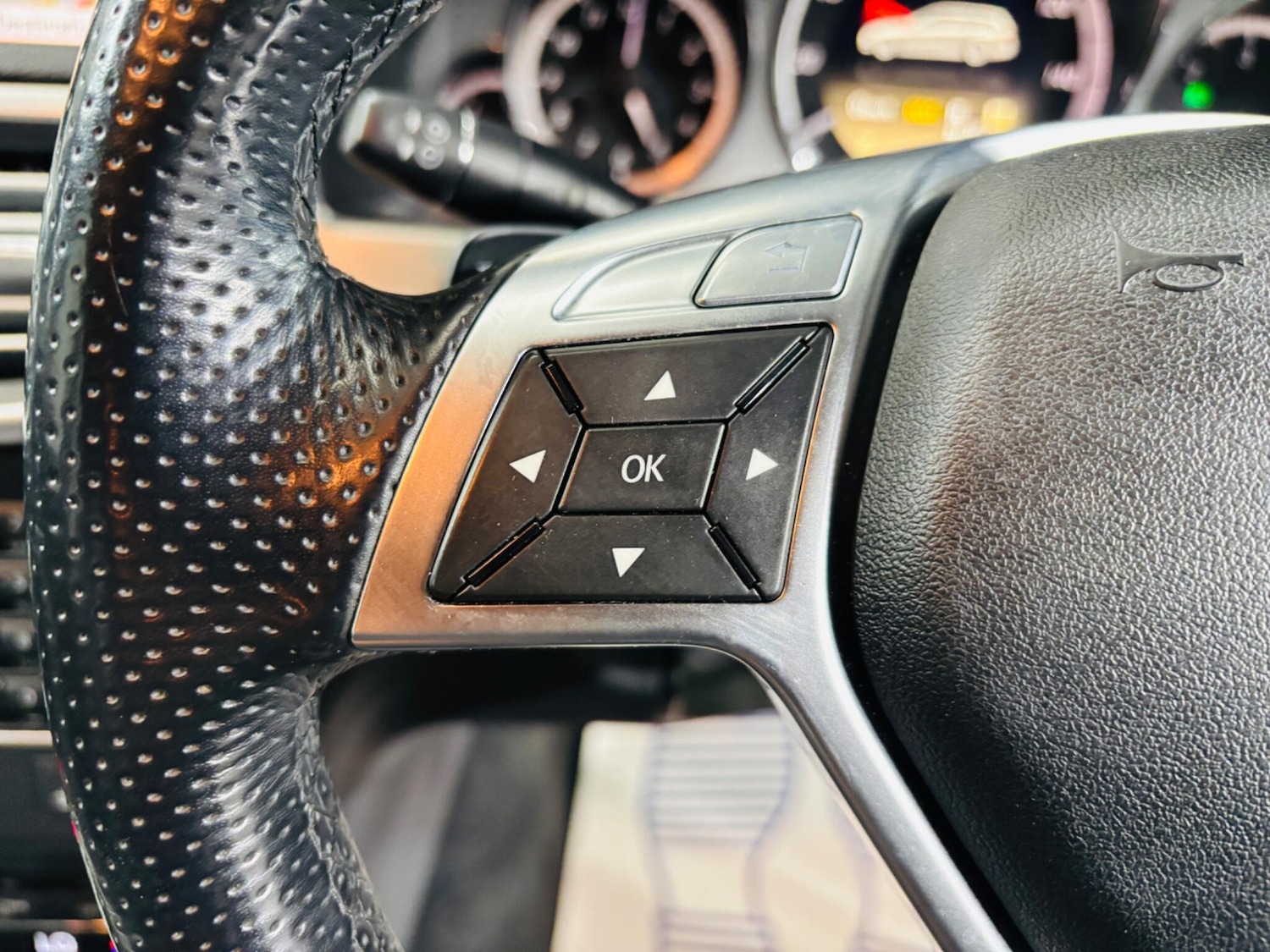 Used Mercedes-Benz E Class 2012 for sale - 78184554: Photo 21