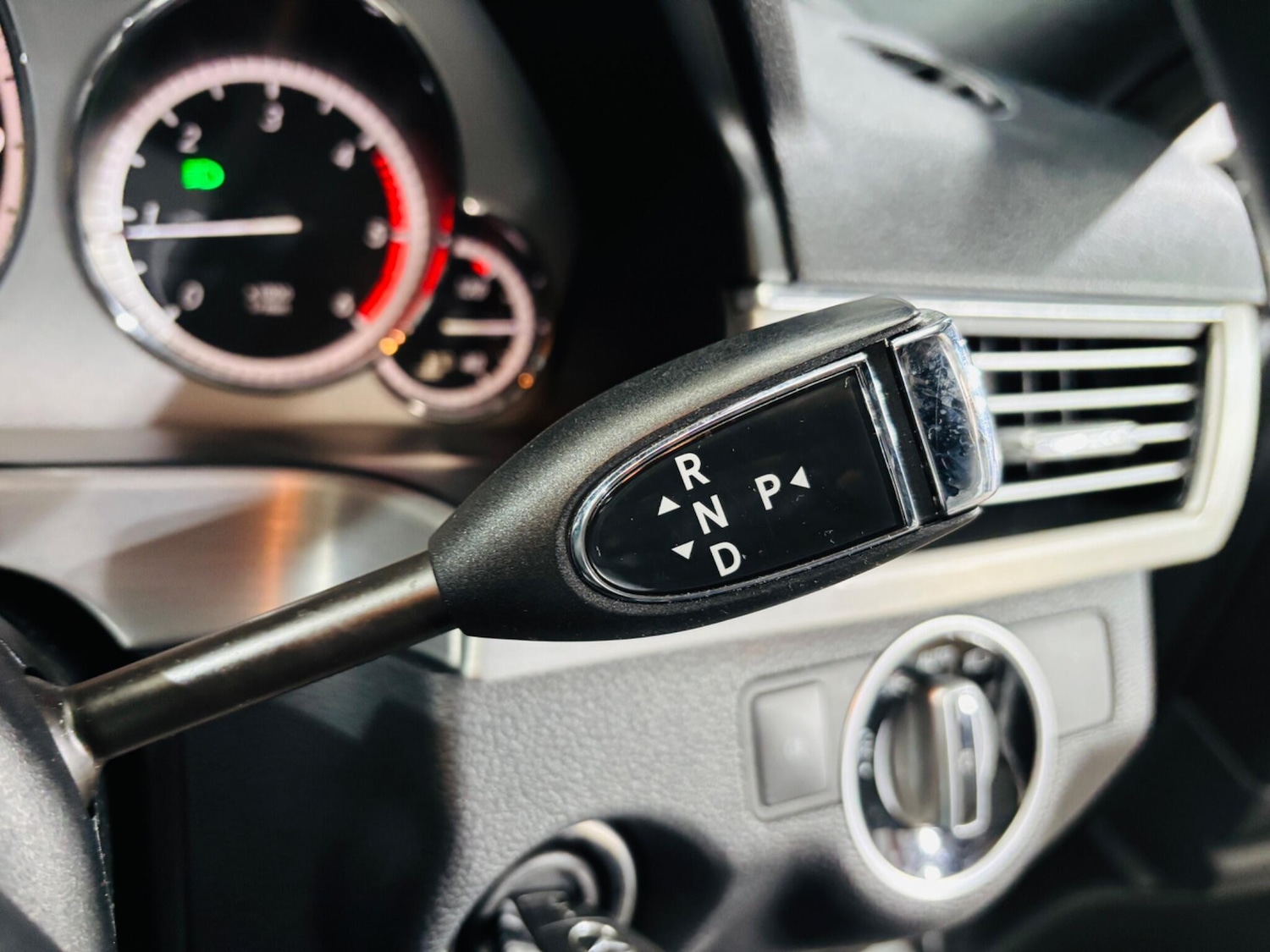 Used Mercedes-Benz E Class 2012 for sale - 78184554: Photo 22