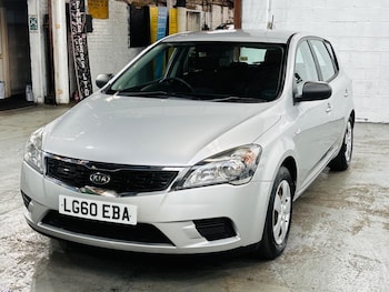 Used Kia Ceed 2010 for sale - 75623691: Photo