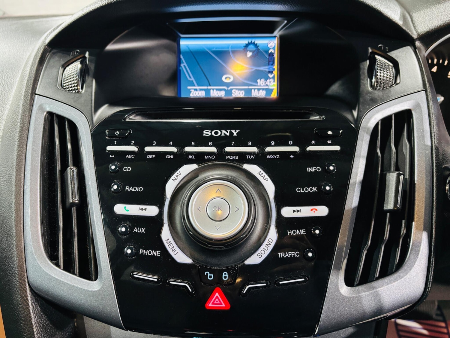 Used Ford Focus 2014 for sale - 77216115: Photo 21