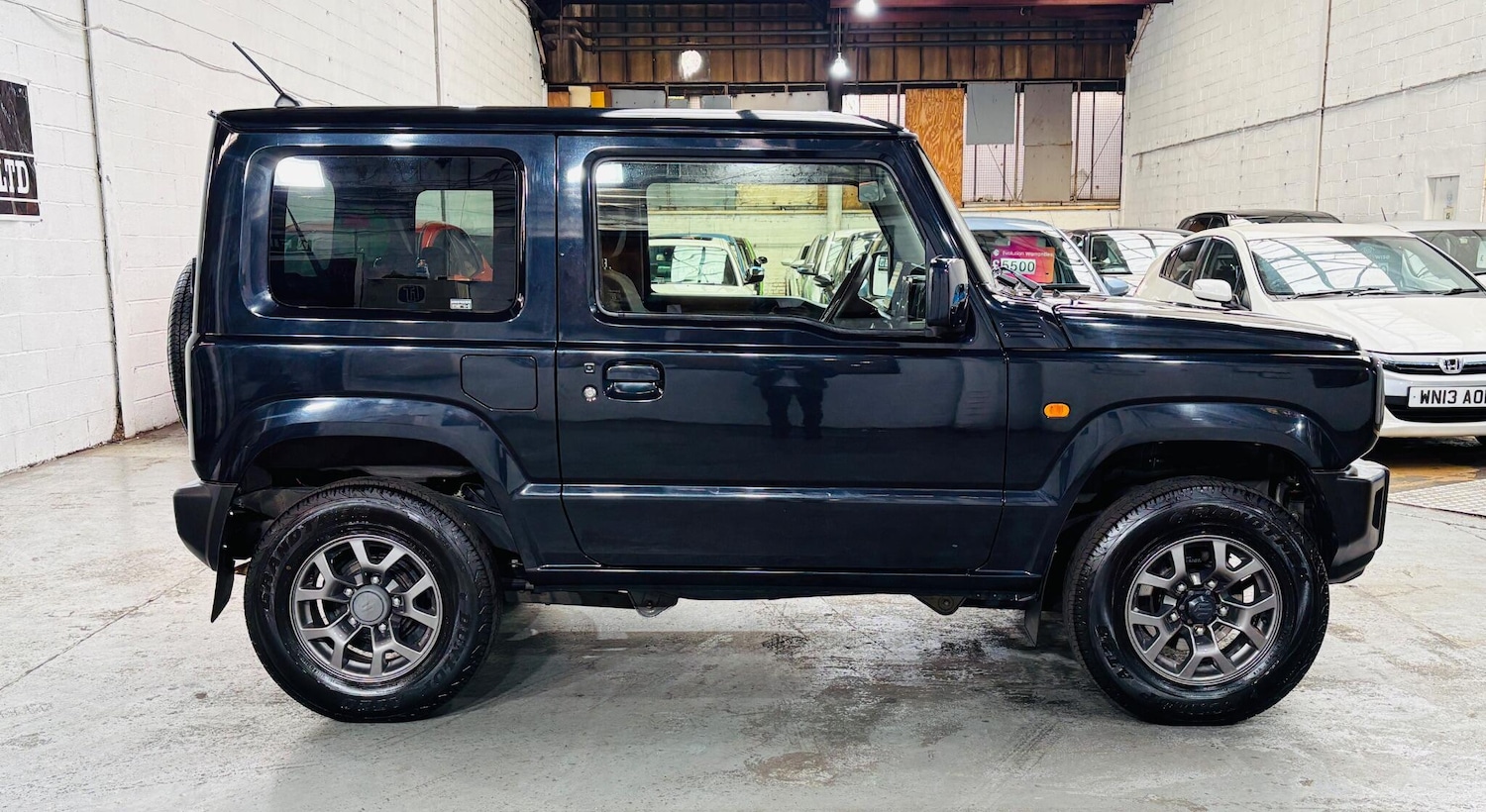 Used Suzuki Jimny for sale - 76476661: Photo 8