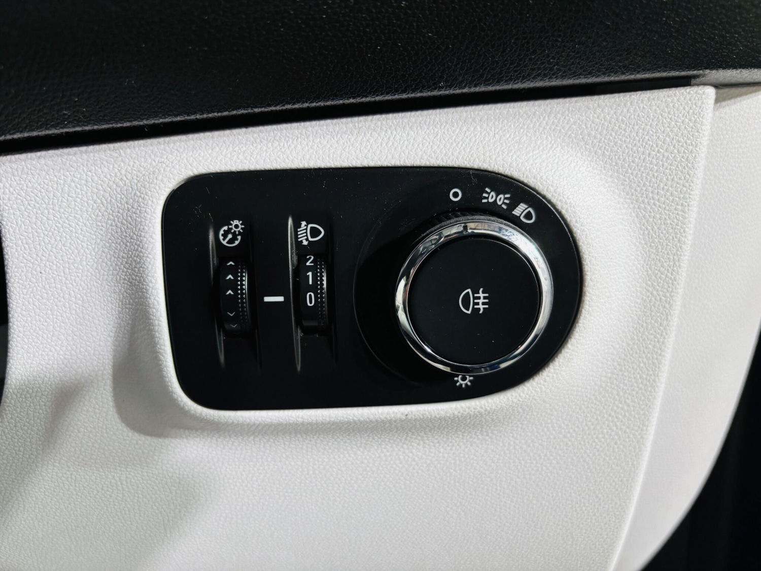 Used Vauxhall ADAM 2017 for sale - 76513295: Photo 19