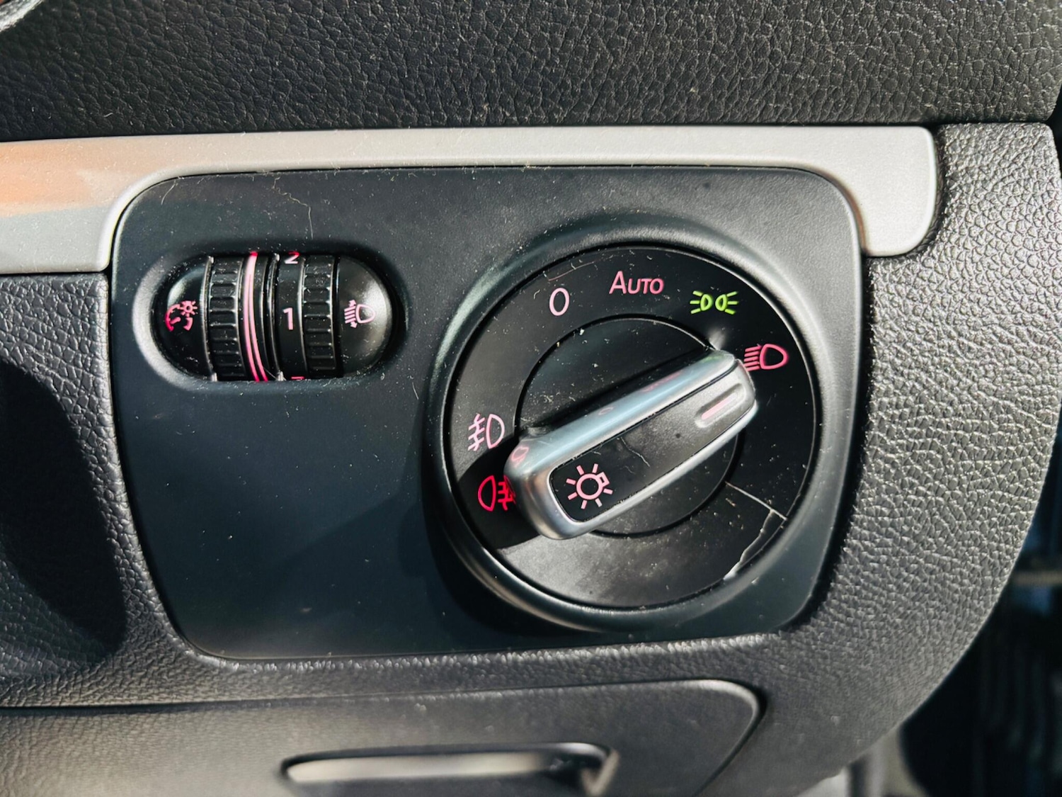 Used Volkswagen Scirocco 2014 for sale - 77695396: Photo 19