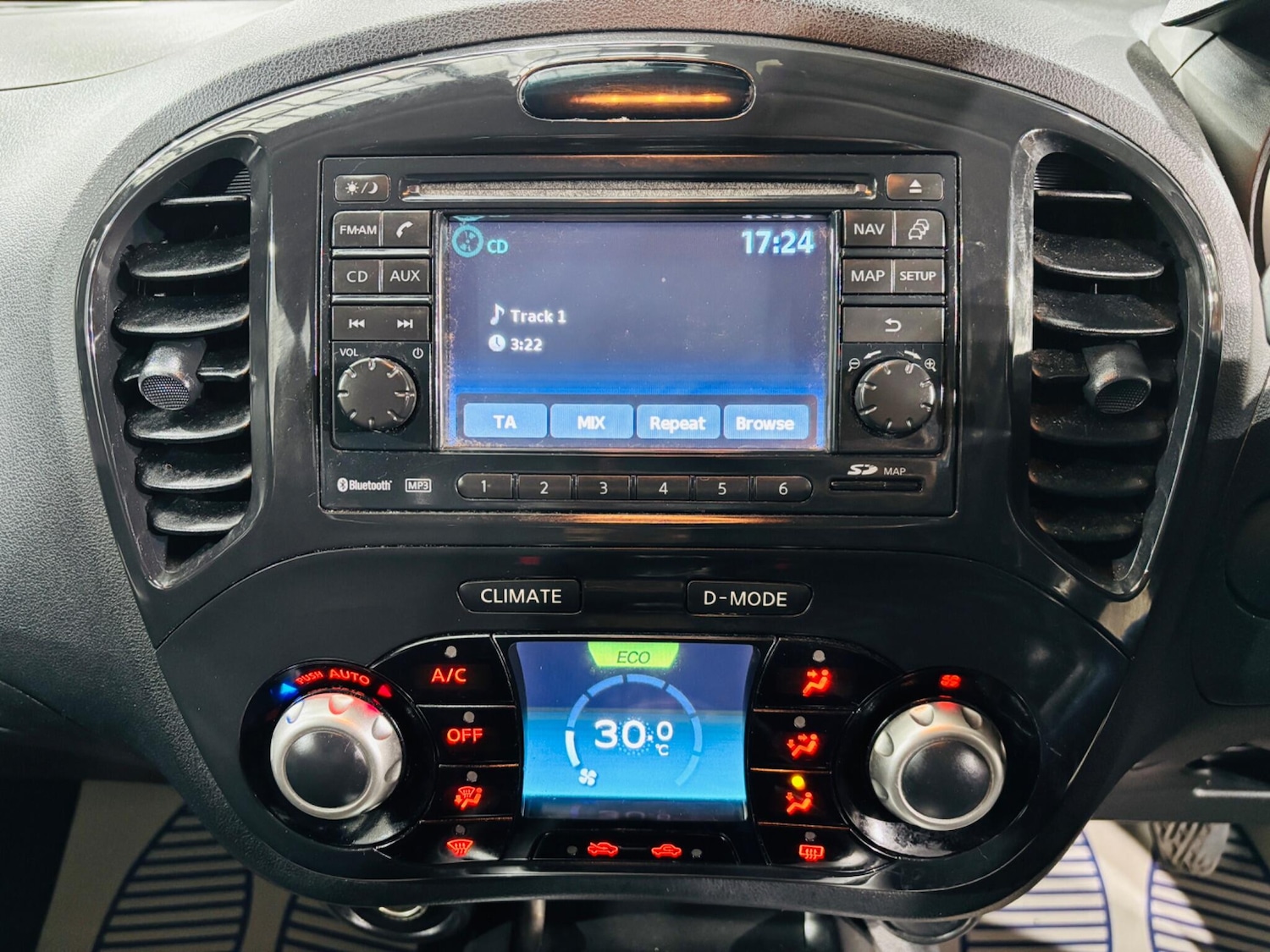 Used Nissan Juke 2011 for sale - 77994373: Photo 24