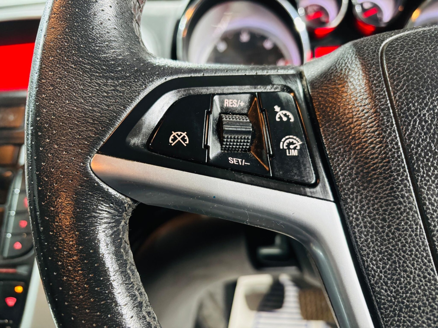 Used Vauxhall Astra GTC 2013 for sale - 77524745: Photo 21