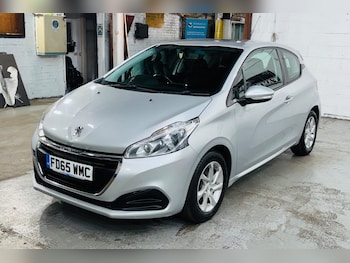 Used Peugeot 208 2015 for sale - 79011760: Photo