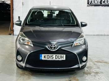 Used Toyota Yaris 2015 for sale - 74874550: Photo