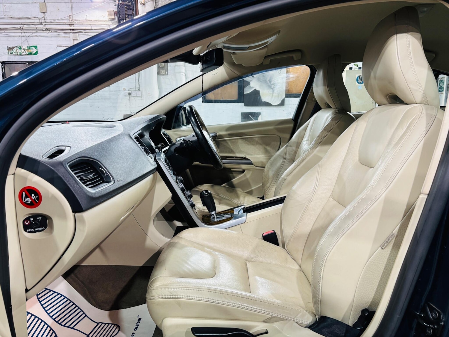 Used Volvo S60 2010 for sale - 76997026: Photo 15