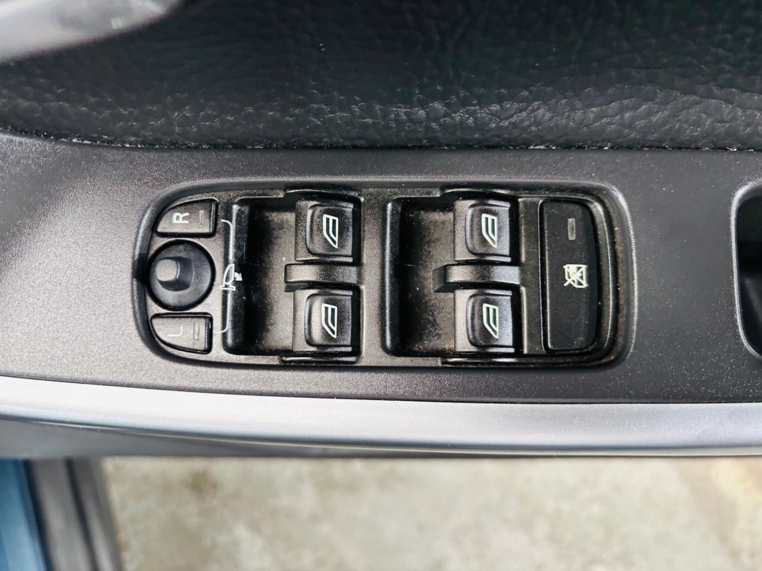 Used Volvo XC60 2009 for sale - 77670902: Photo 18