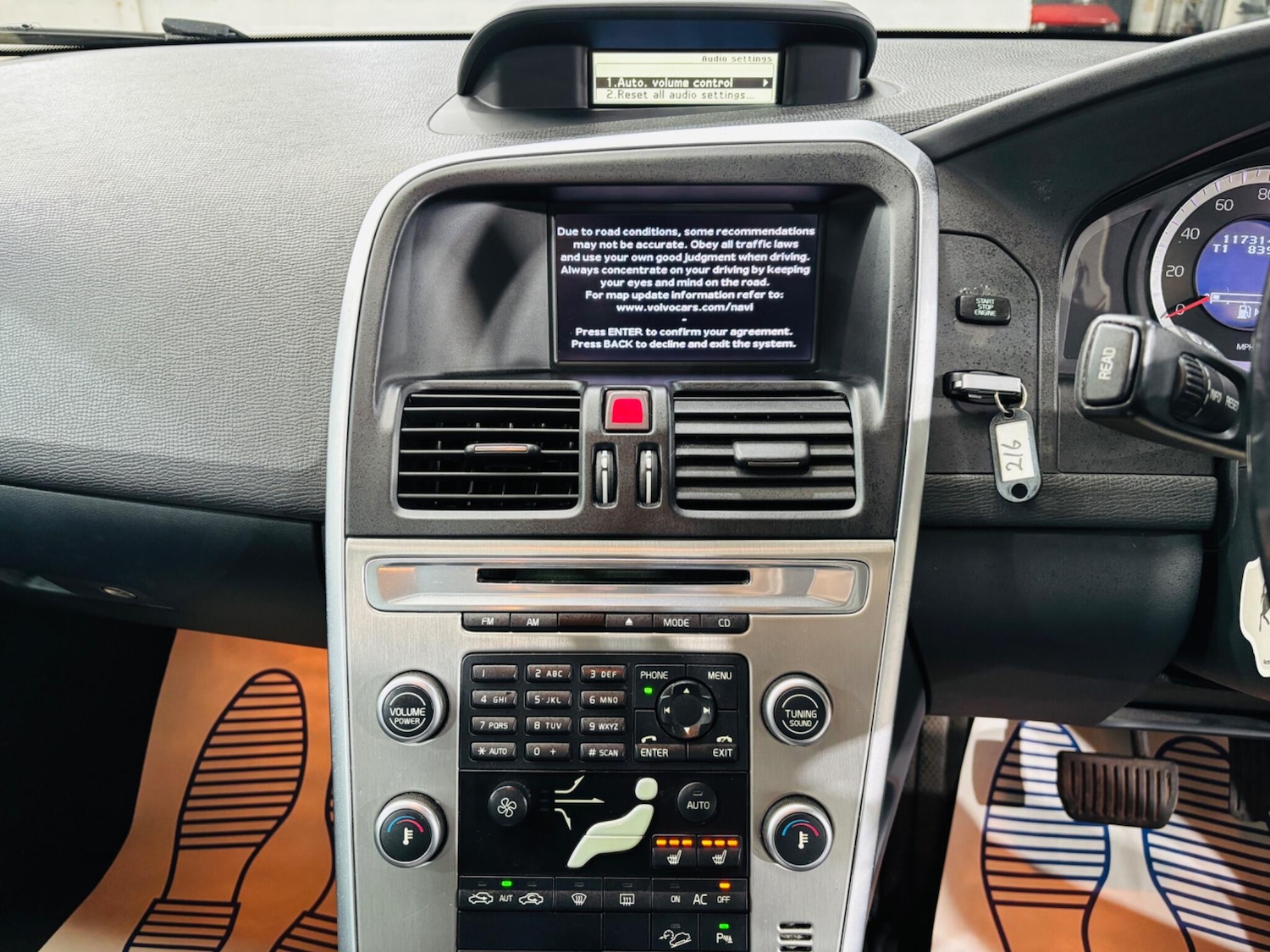 Used Volvo XC60 2009 for sale - 77670902: Photo 24