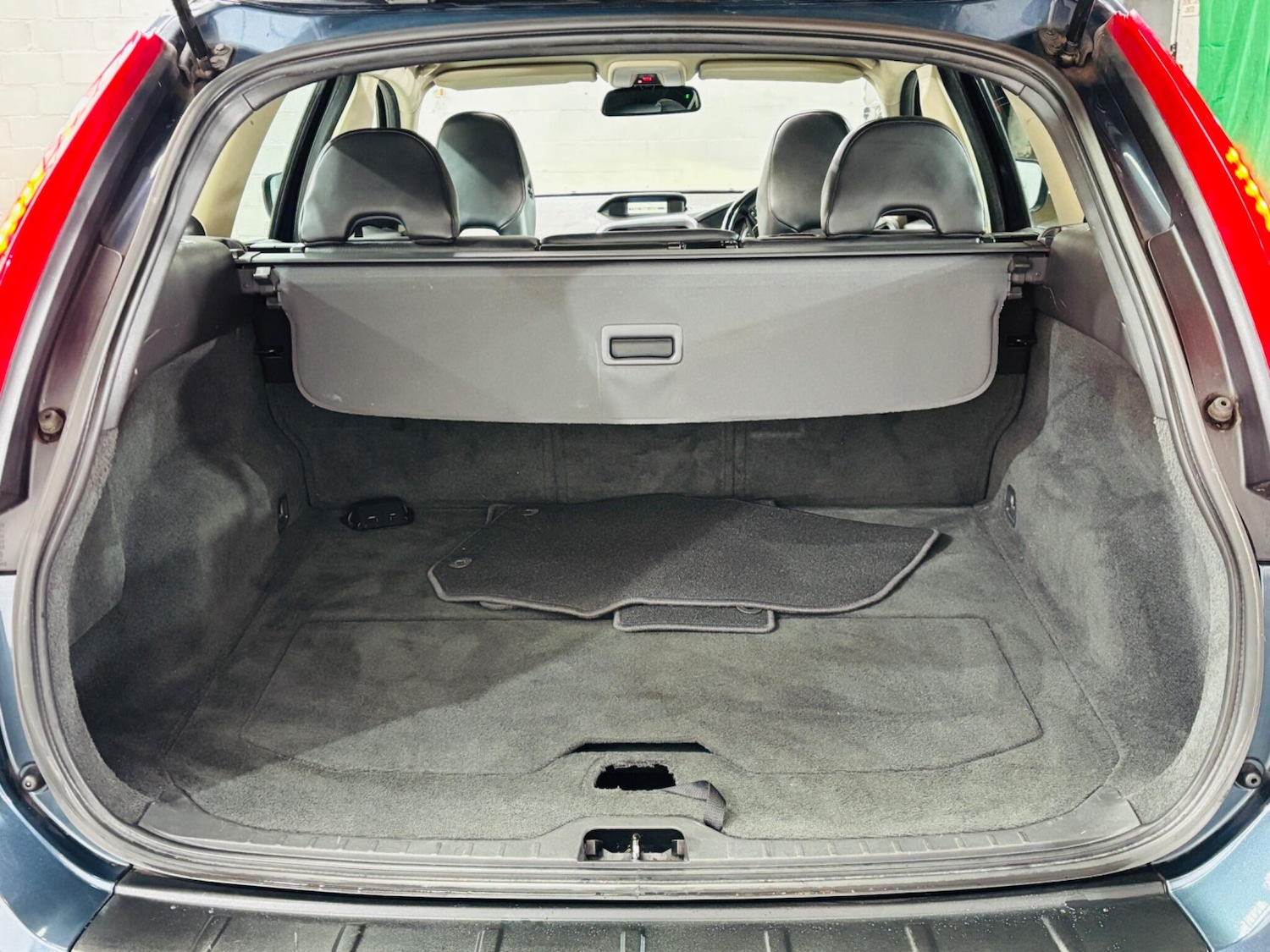 Used Volvo XC60 2009 for sale - 77670902: Photo 28