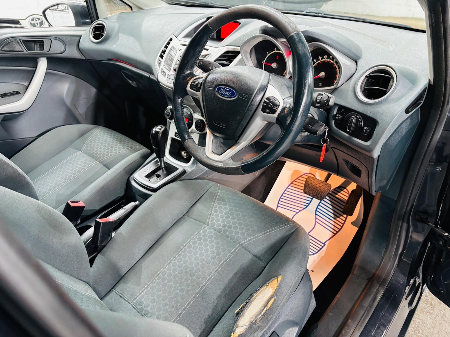 Used Ford Fiesta 2010 for sale - 76989823: Photo 10