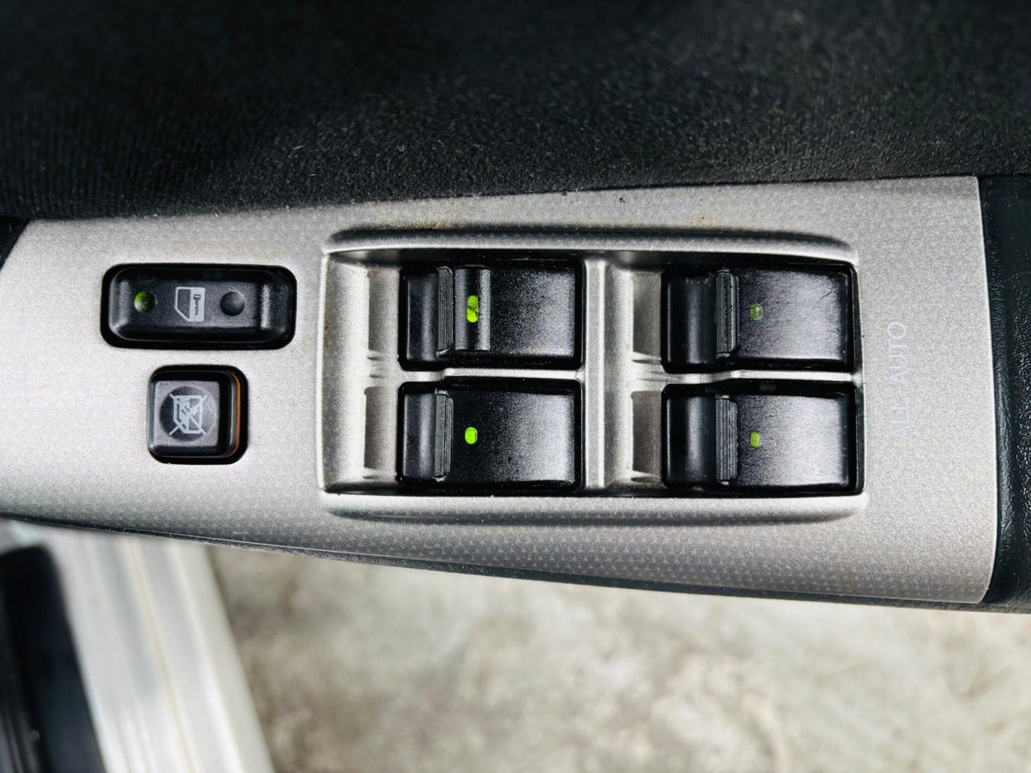 Used Toyota Corolla 2005 for sale - 76865290: Photo 17