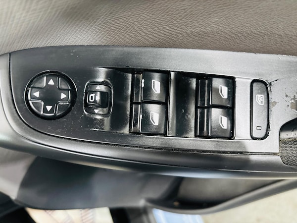 Used Citroen C4 Picasso 2015 for sale - 76215122: Photo 17