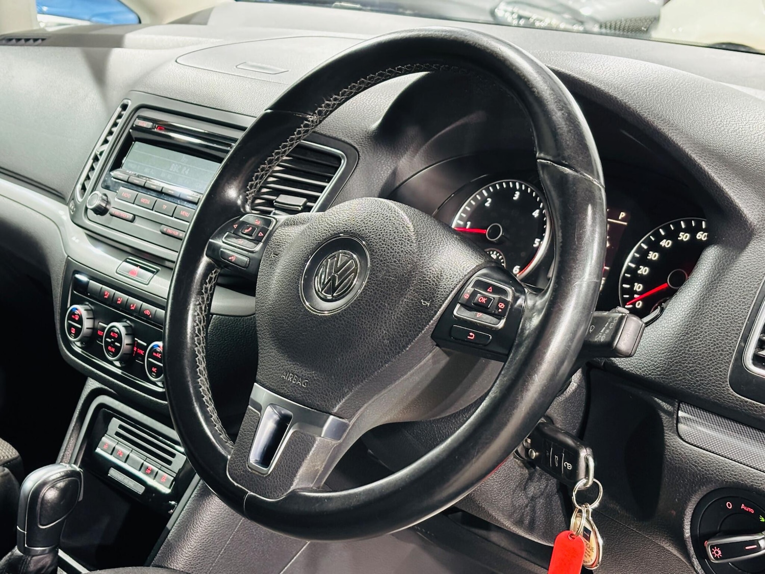 Used Volkswagen Sharan 2015 for sale - 76700698: Photo 11