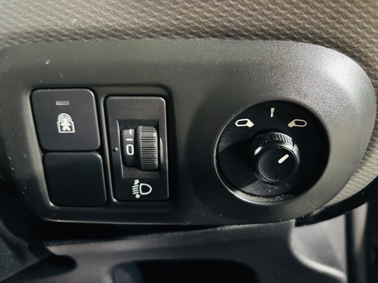 Used Citroen C4 Cactus for sale - 76752891: Photo 18