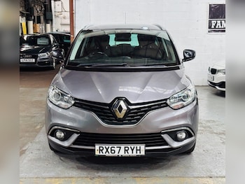 Used Renault Grand Scenic 2017 for sale - 79533160: Photo