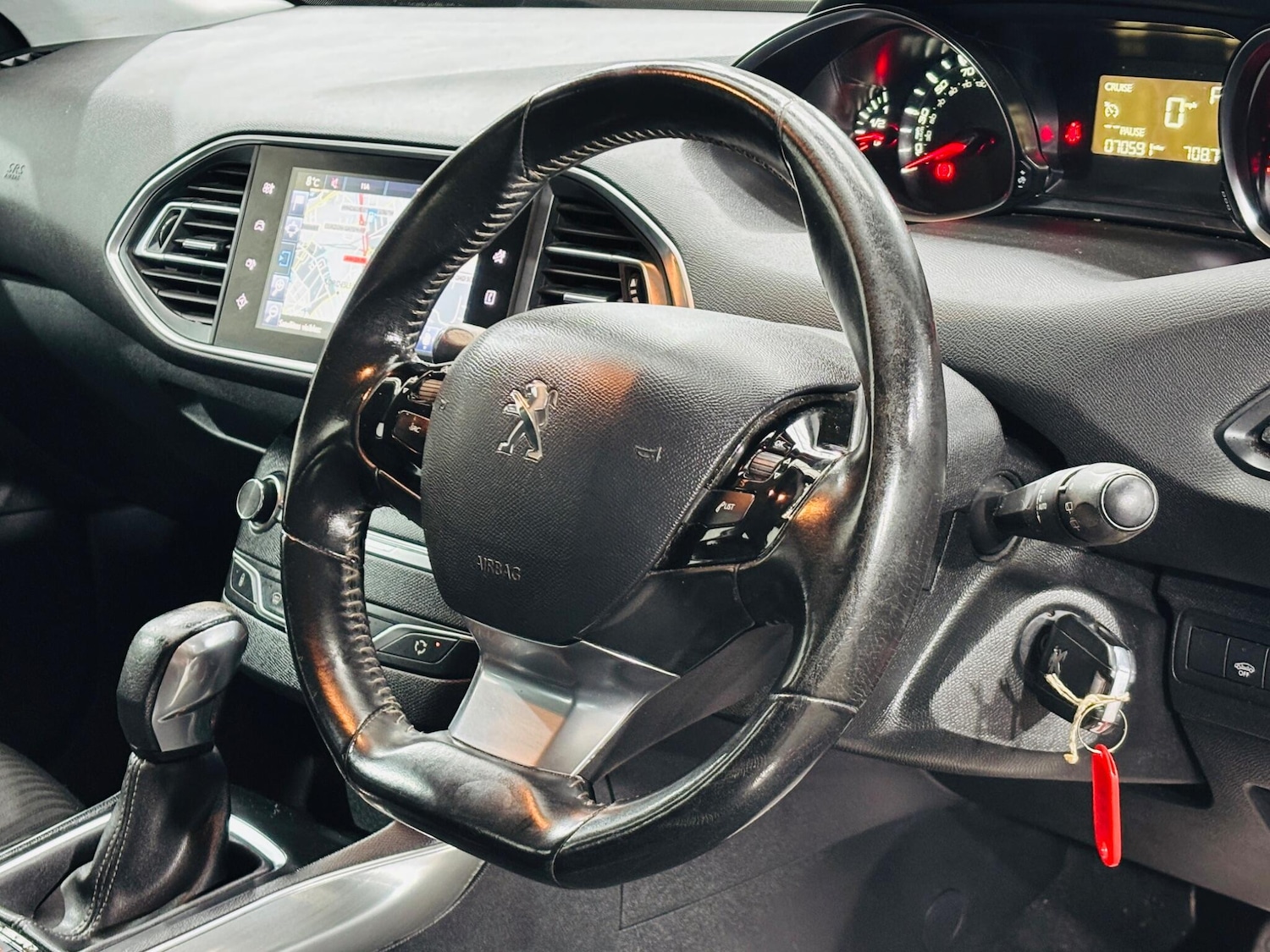 Used Peugeot 308 2015 for sale - 77538157: Photo 11