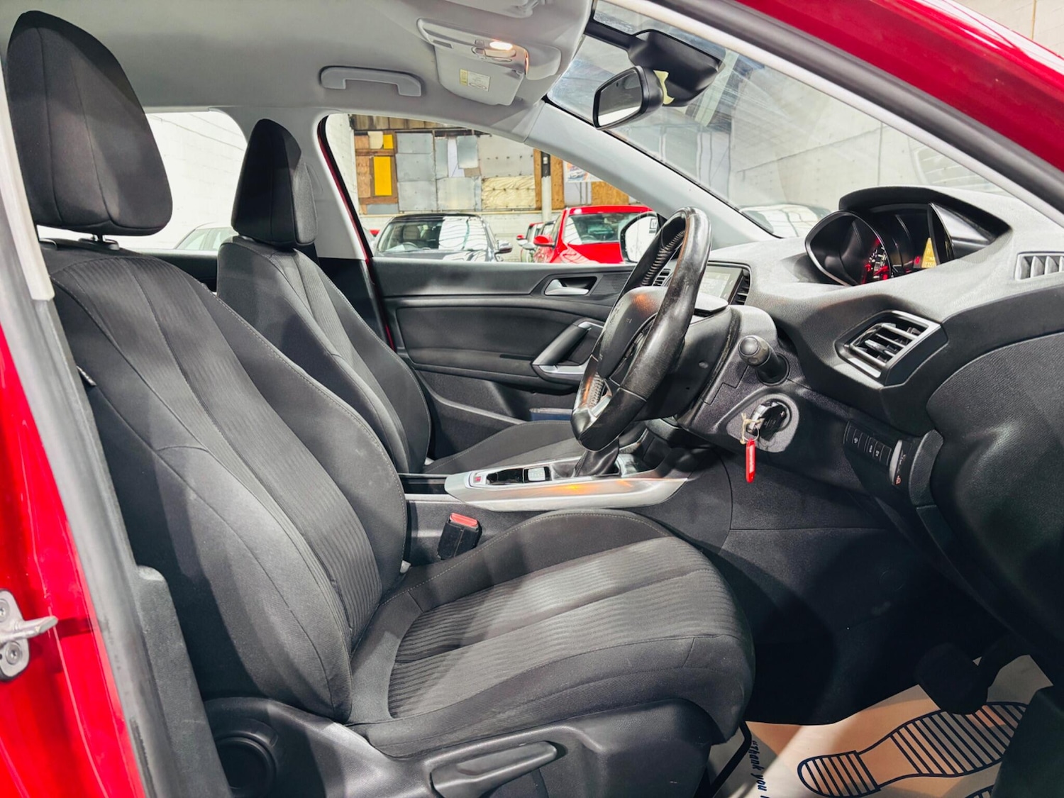 Used Peugeot 308 2015 for sale - 77538157: Photo 13