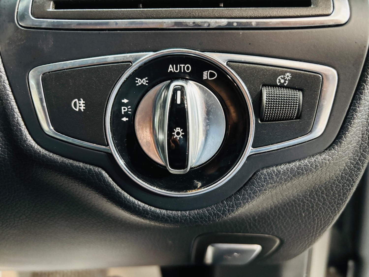 Used Mercedes-Benz C-Class 2014 for sale - 75991264: Photo 19