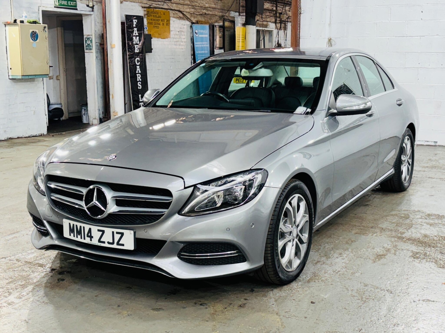 Used Mercedes-Benz C-Class 2014 for sale - 75991264: Photo 4
