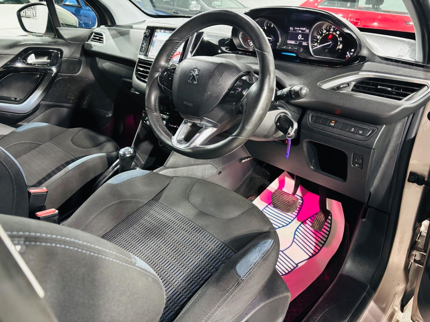 Used Peugeot 208 2013 for sale - 76752381: Photo 10