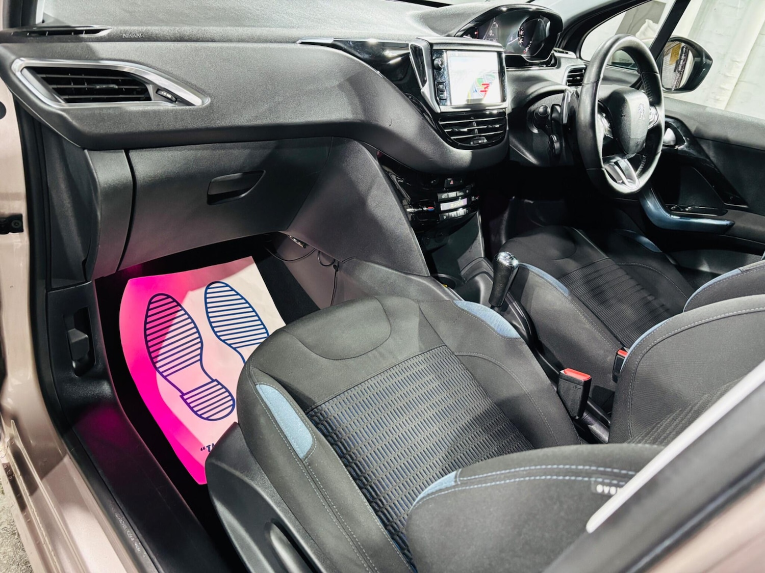 Used Peugeot 208 2013 for sale - 76752381: Photo 14