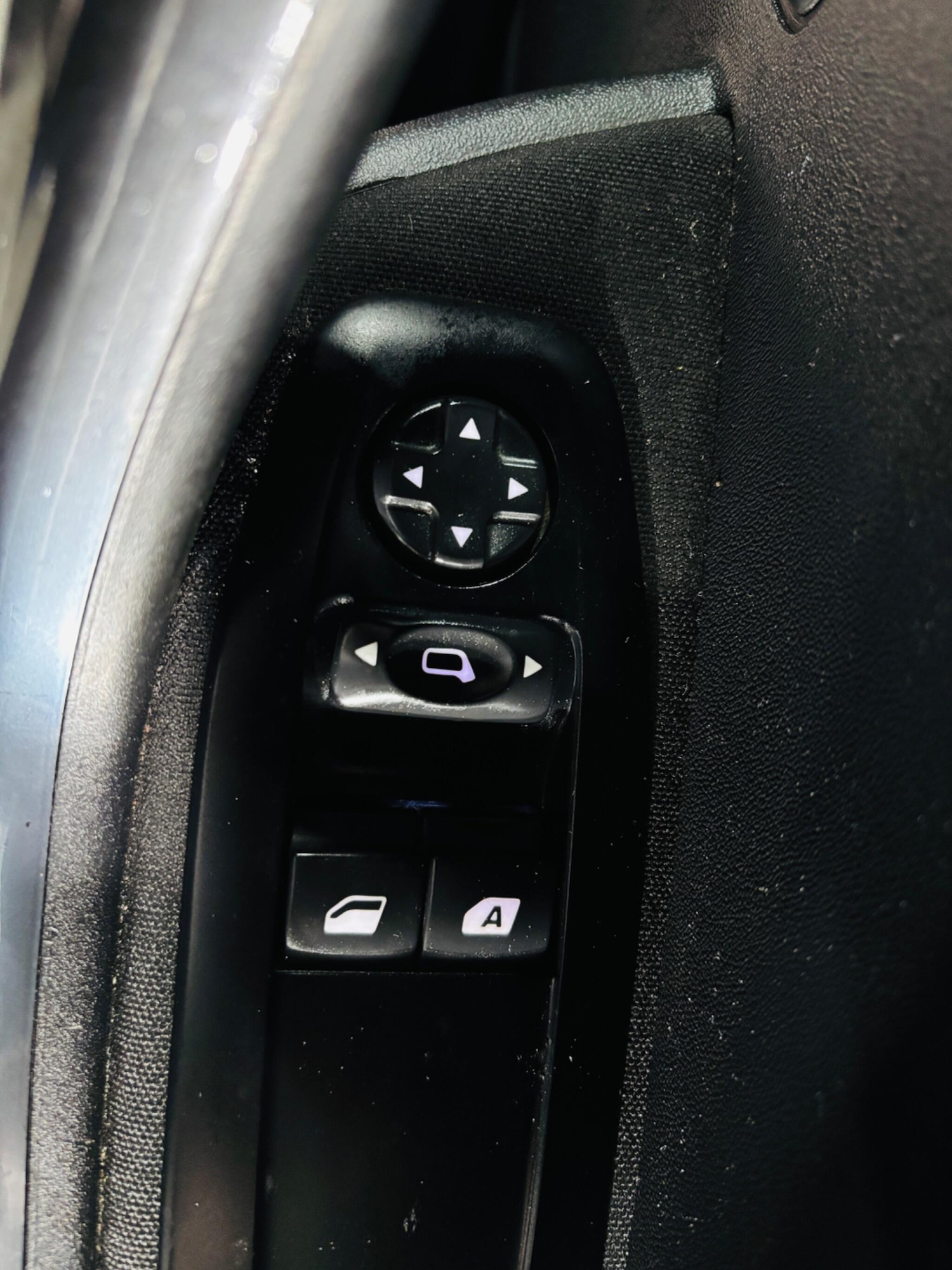 Used Peugeot 208 2013 for sale - 76752381: Photo 17