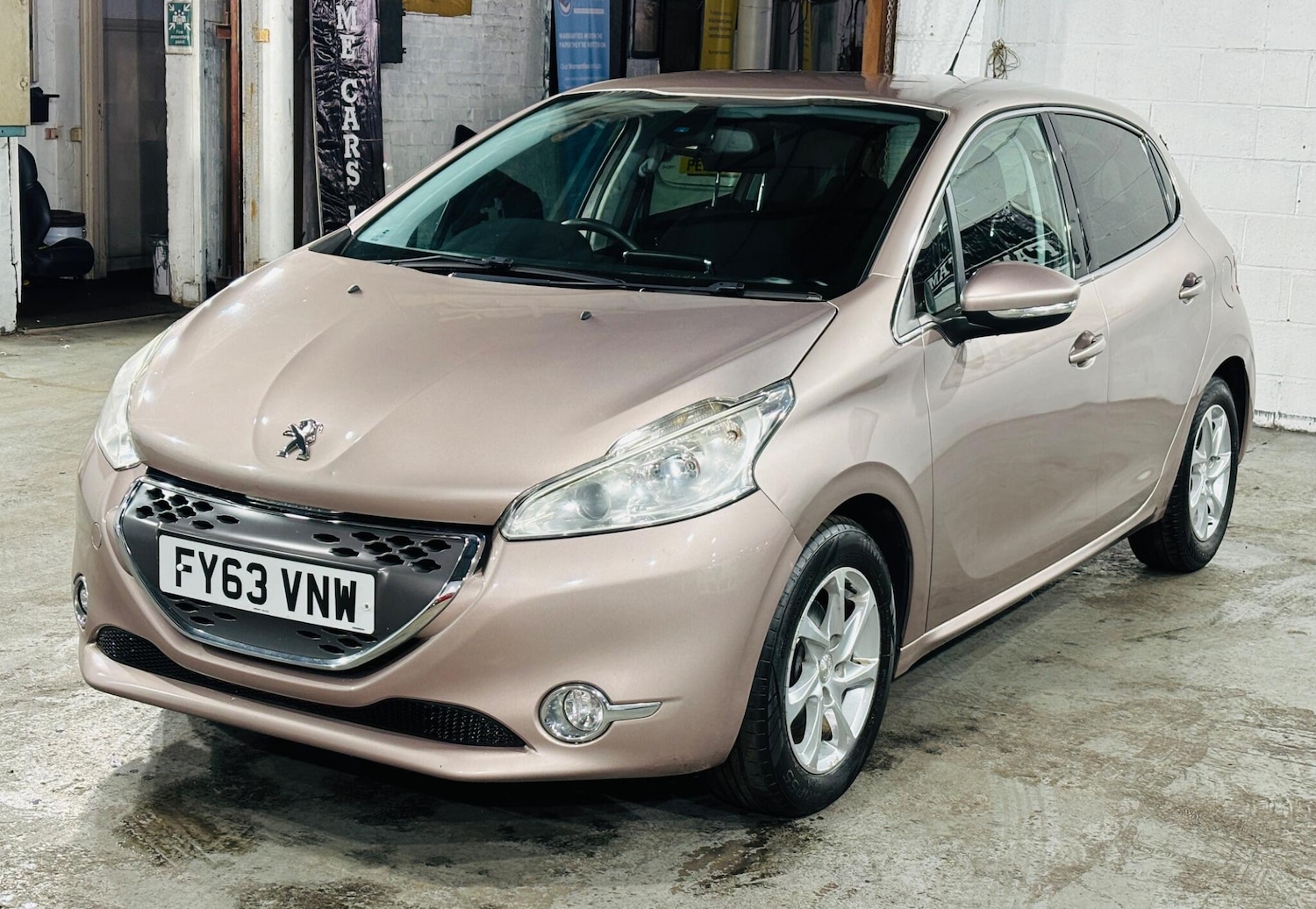 Used Peugeot 208 2013 for sale - 76752381: Photo 4