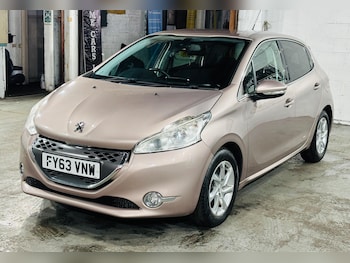 Used Peugeot 208 2013 for sale - 76752381: Photo