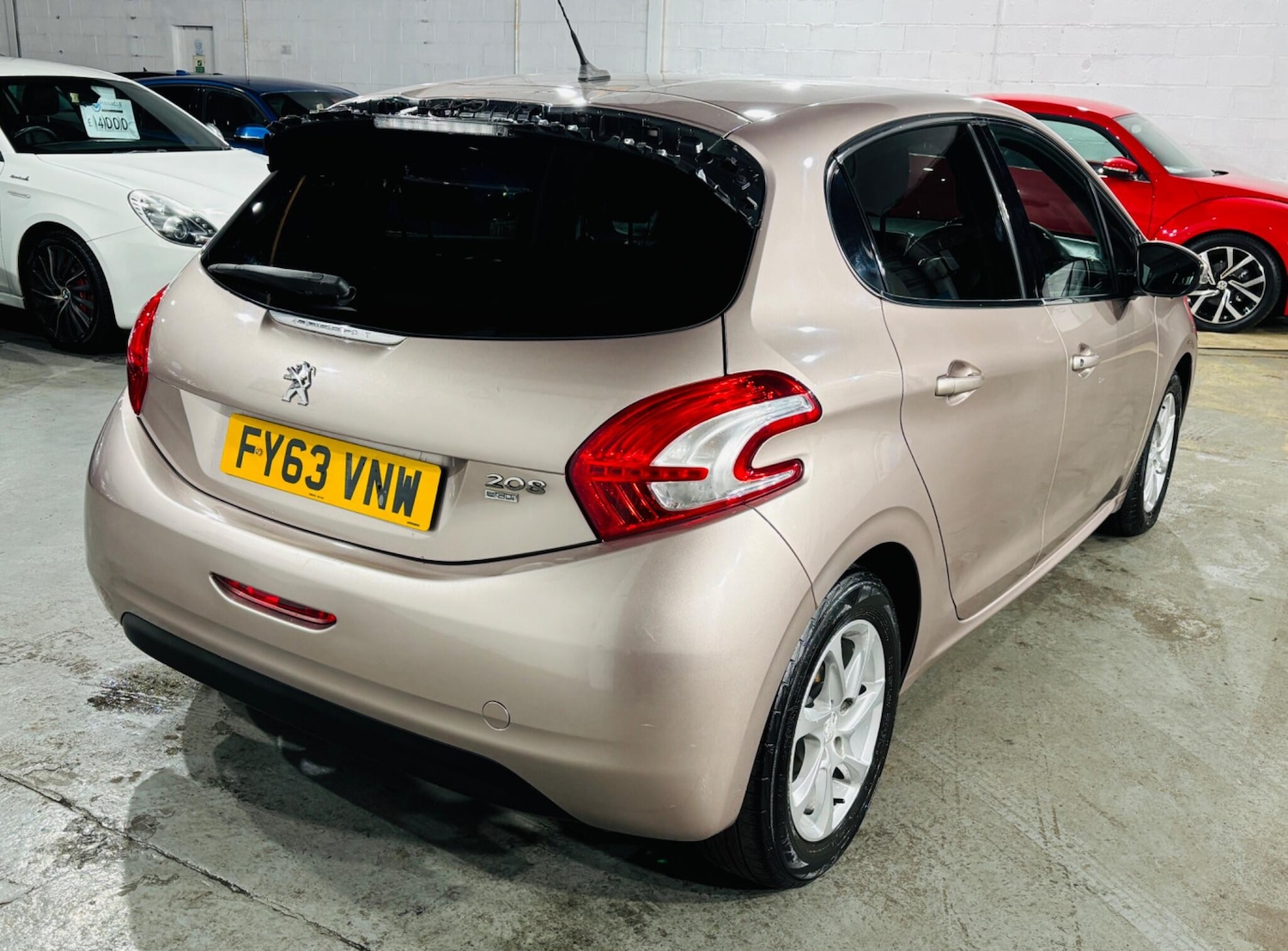 Used Peugeot 208 2013 for sale - 76752381: Photo 5