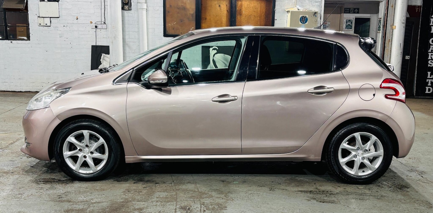 Used Peugeot 208 2013 for sale - 76752381: Photo 9