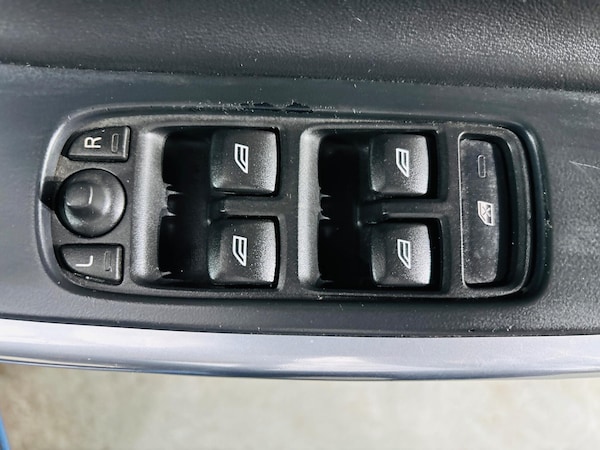 Used Volvo V60 2015 for sale - 76215151: Photo 17