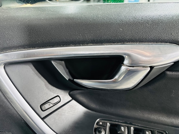 Used Volvo V60 2015 for sale - 76215151: Photo 18