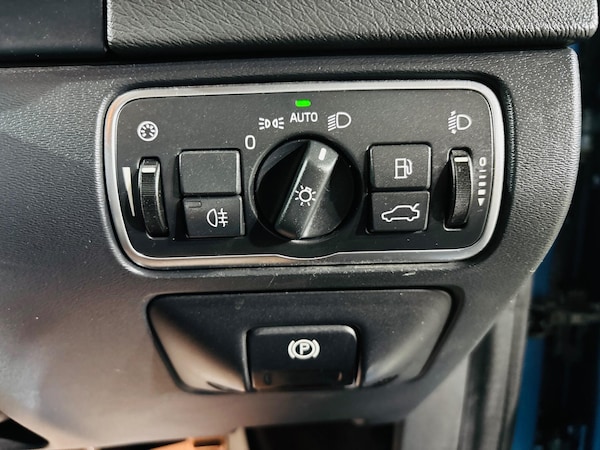 Used Volvo V60 2015 for sale - 76215151: Photo 19