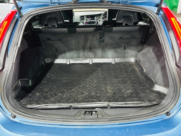 Used Volvo V60 2015 for sale - 76215151: Photo 37