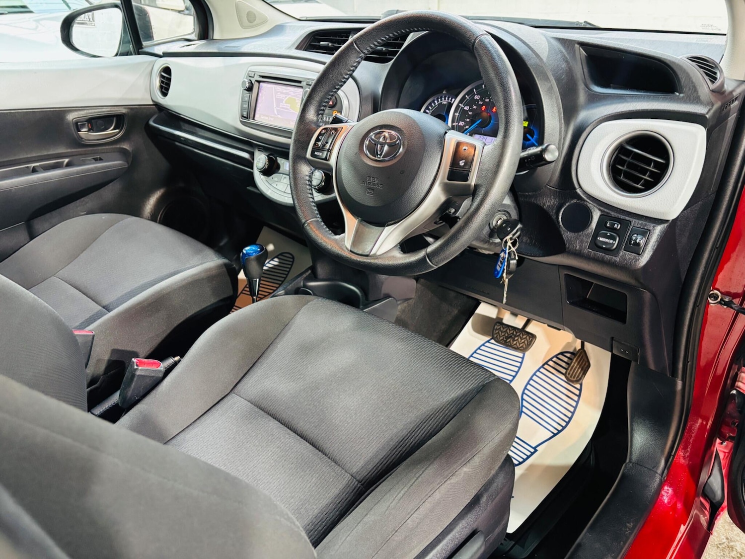 Used Toyota Yaris 2013 for sale - 76349655: Photo 10