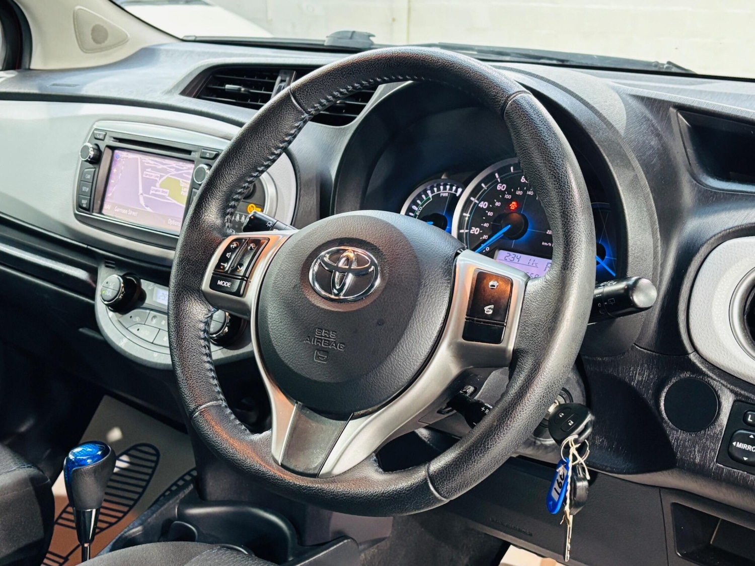 Used Toyota Yaris 2013 for sale - 76349655: Photo 11