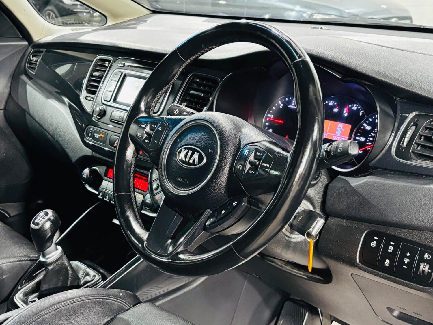 Used Kia Carens for sale - 77738251: Photo 11